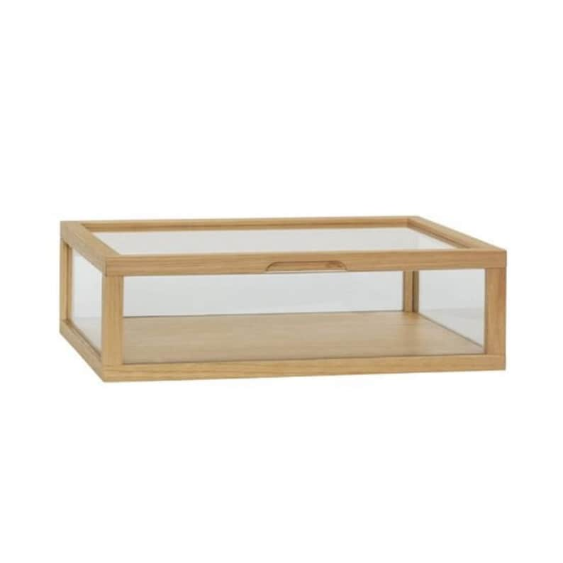 Compact Glass Display Storage